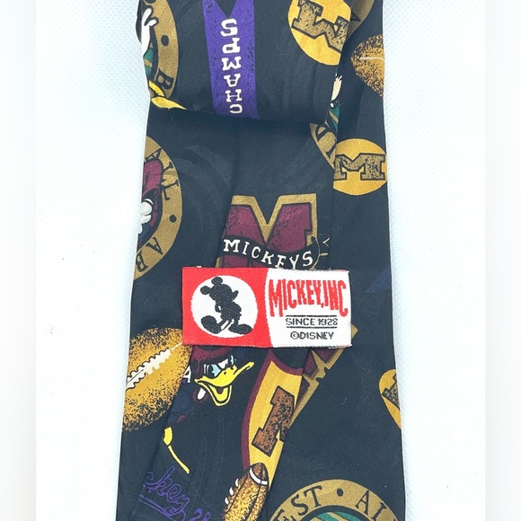 Walt Disney Mickey Mouse Football Themed 100% Silk Men’s Necktie - Picture 3 of 4
